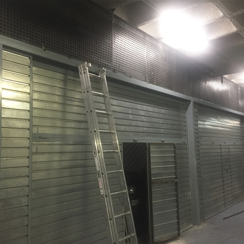 Fabricantes puertas metálicas basculantes en Mataró | Puertas Garsu