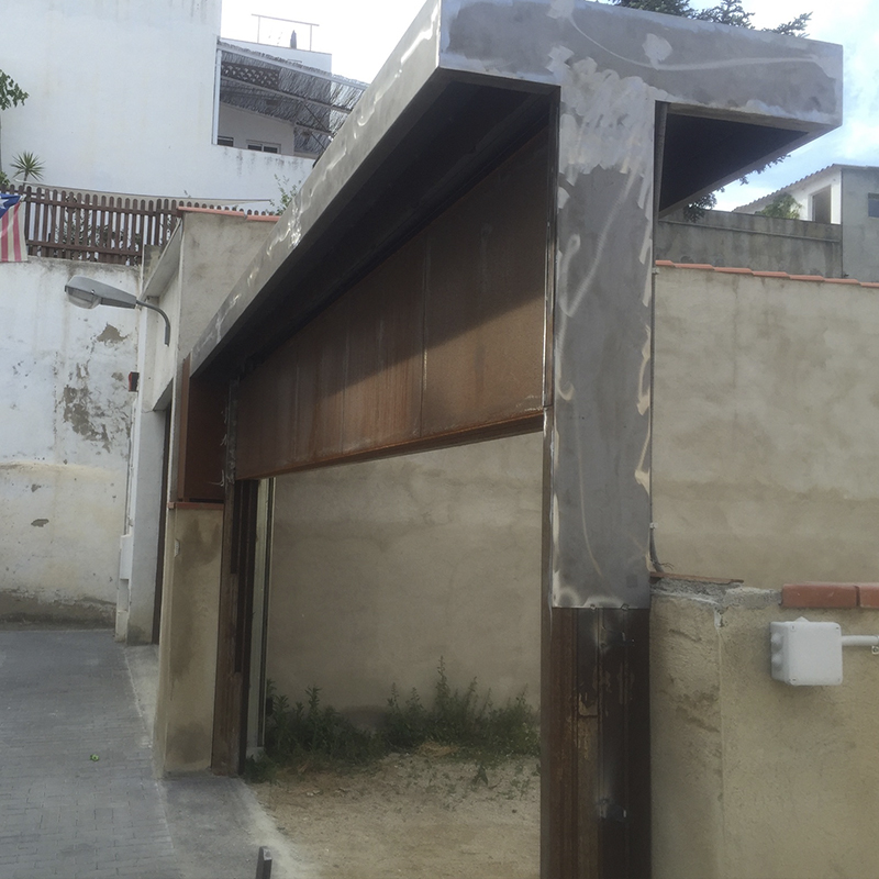 Fabricantes puertas metálicas de guillotina en Mataró | Puertas Garsu