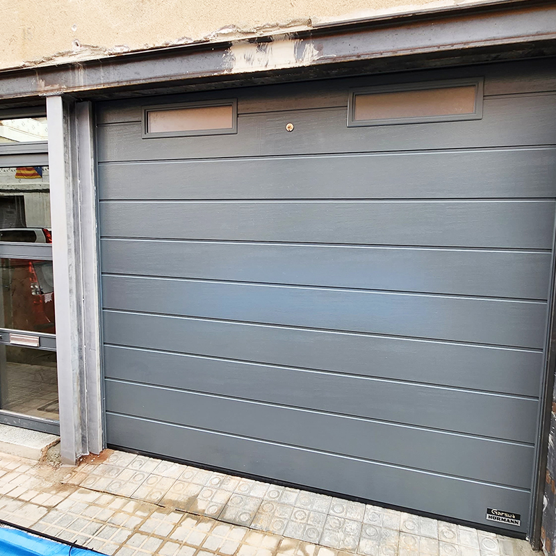Fabricantes puertas metálicas seccionales en Mataró | Puertas Garsu