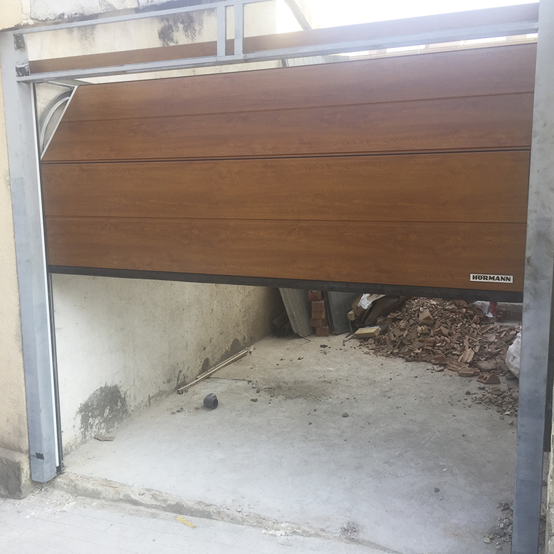 Fabricantes puertas metálicas seccionales en Mataró | Puertas Garsu