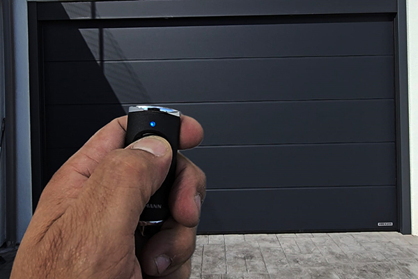 Instaladores de automatismos para puertas en Mataró | Puertas Garsu
